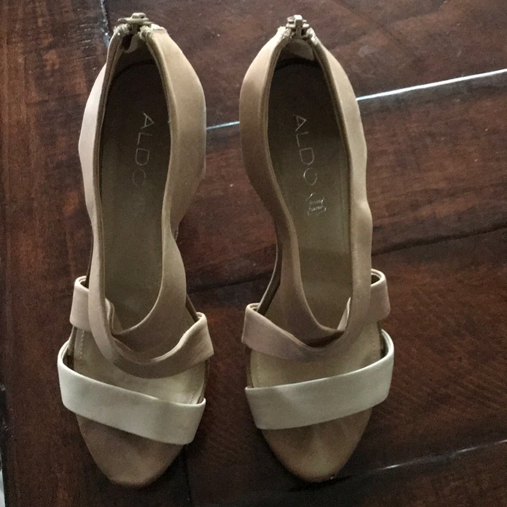 Also heels - Picture 2 of 5